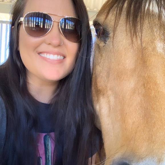 Meet your Posher, Kayla - Picture 1 of 1